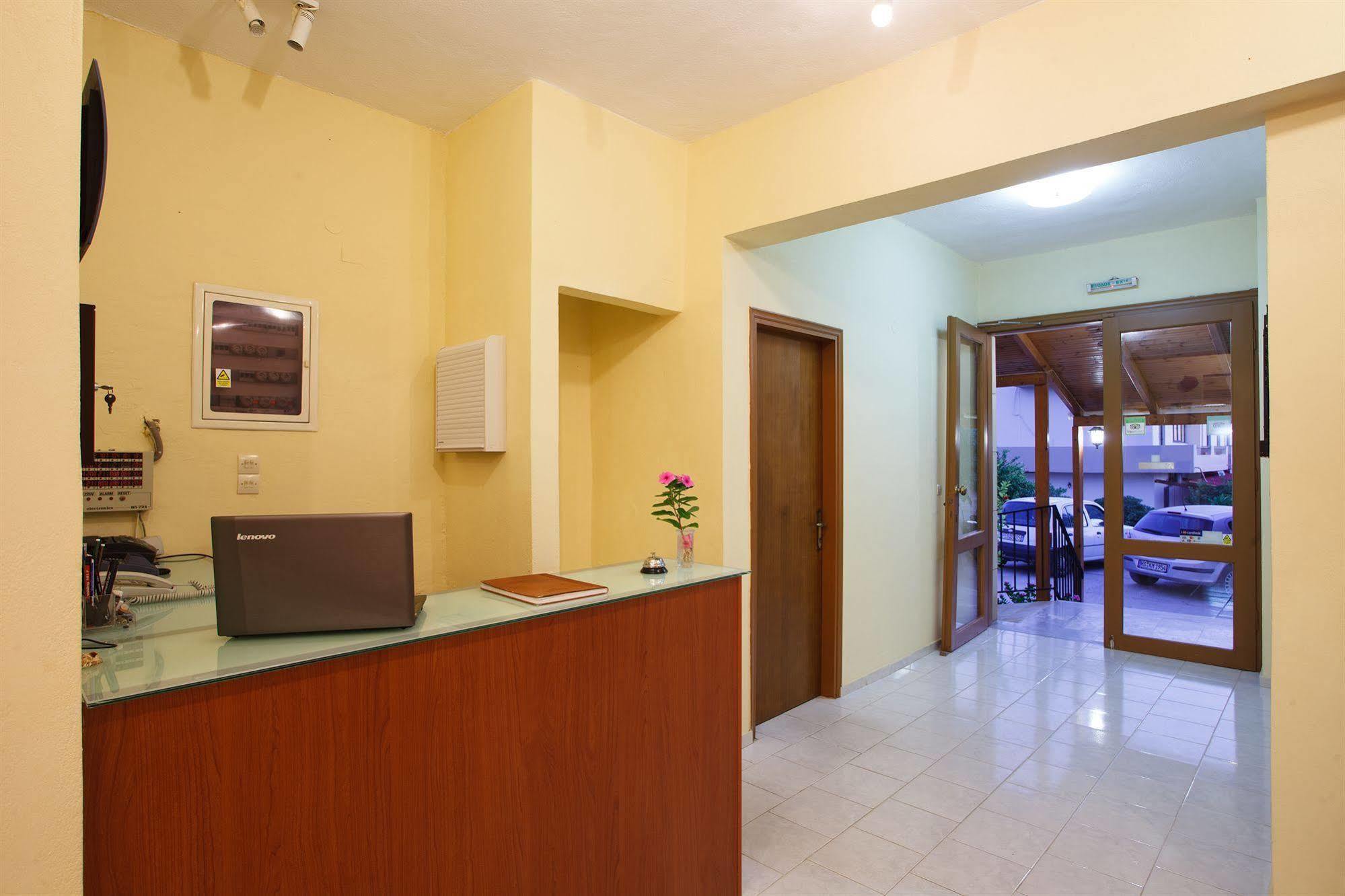 Babis Hotel Skaleta Extérieur photo
