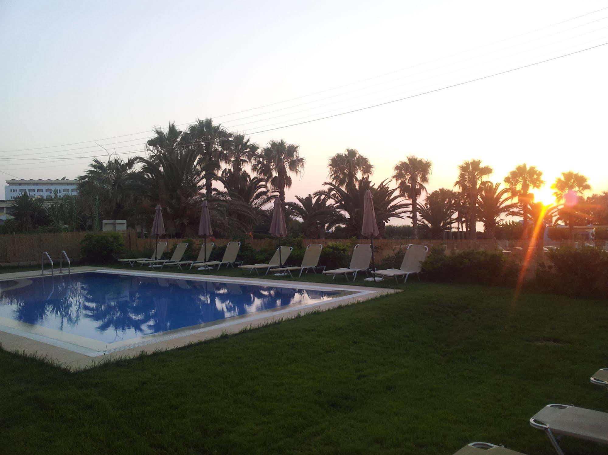 Babis Hotel Skaleta Extérieur photo